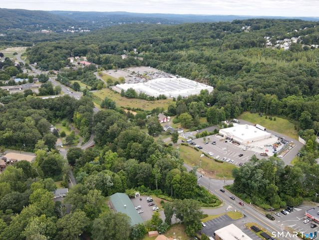 738 Beacon Valley Road, Naugatuck, CT 06770