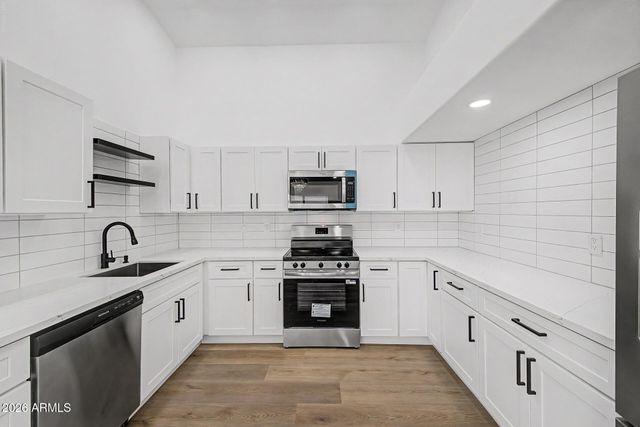 12475 N 83RD Drive, Peoria, AZ 85381