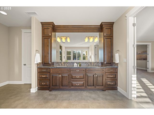 3301 Nw 105TH Cir, Vancouver, WA 98685