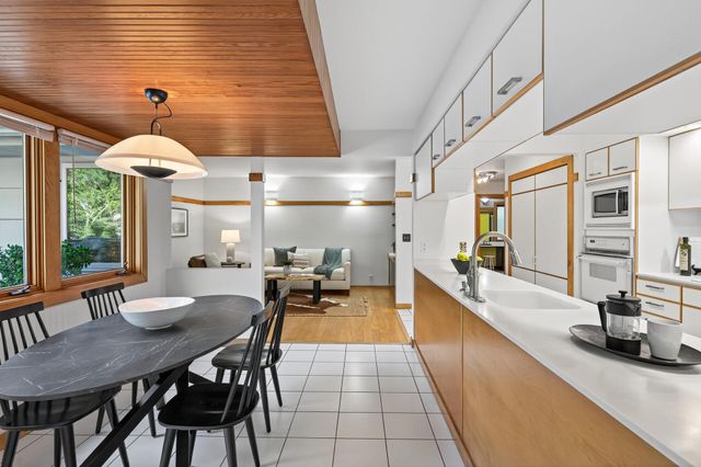 1544 Mississippi River Boulevard S, Saint Paul, MN 55116