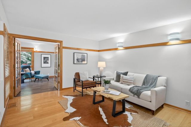 1544 Mississippi River Boulevard S, Saint Paul, MN 55116