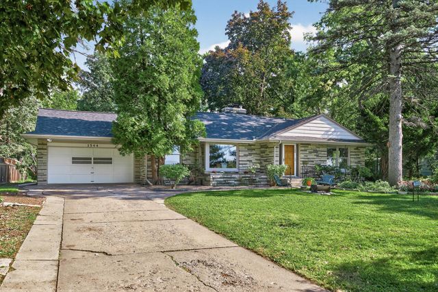 1544 Mississippi River Boulevard S, Saint Paul, MN 55116