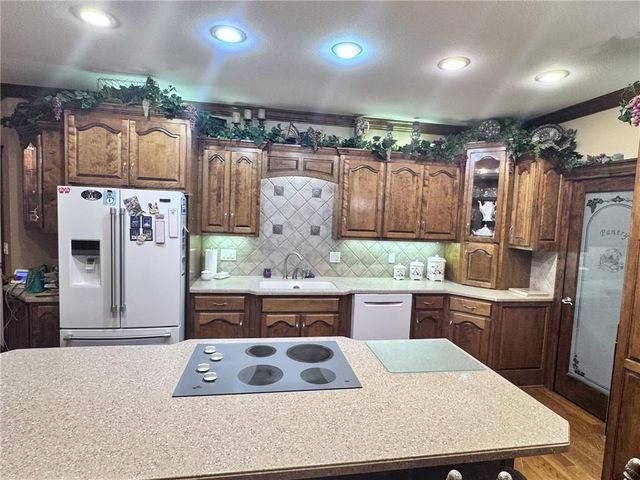 317 S Kentucky Street, Adrian, MO 64720