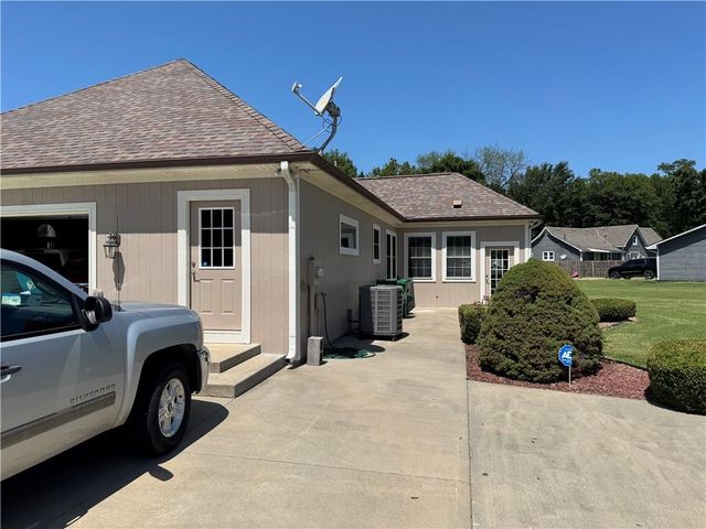 317 S Kentucky Street, Adrian, MO 64720