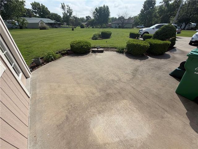 317 S Kentucky Street, Adrian, MO 64720