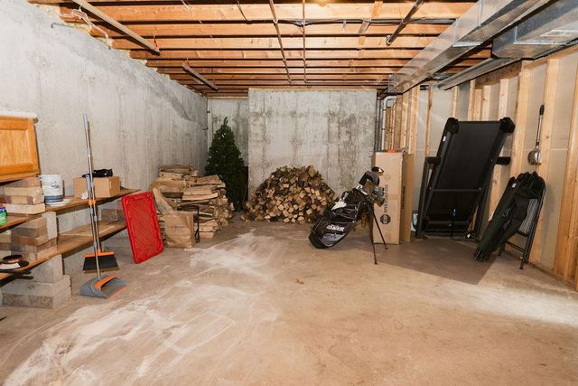 1815 Royal Oaks Drive, Janesville, WI 53548