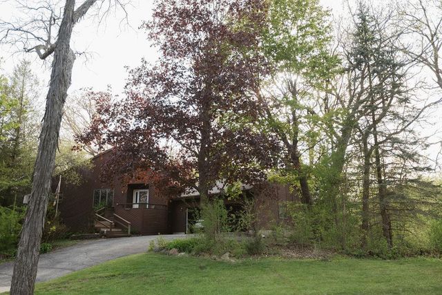 1815 Royal Oaks Drive, Janesville, WI 53548