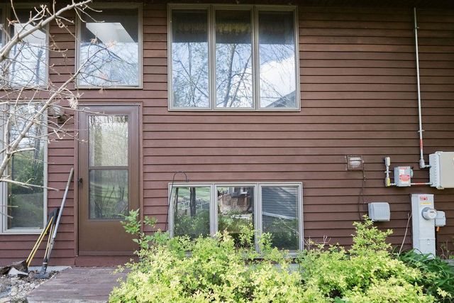 1815 Royal Oaks Drive, Janesville, WI 53548