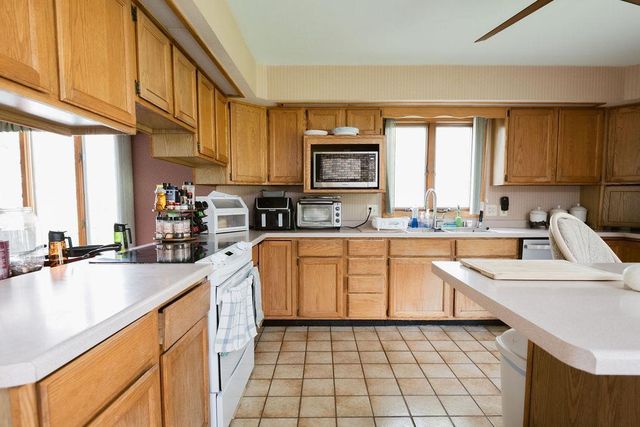 1815 Royal Oaks Drive, Janesville, WI 53548