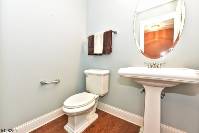 12 De Bruyle Ct, Hawthorne Boro, NJ 07506