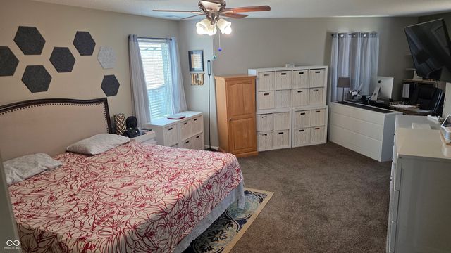 765 Country Gate Drive, Whiteland, IN 46184