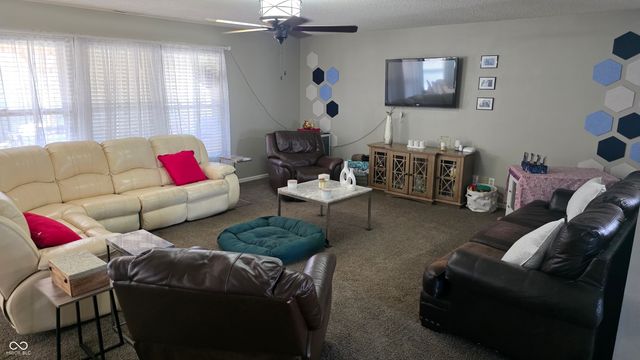 765 Country Gate Drive, Whiteland, IN 46184