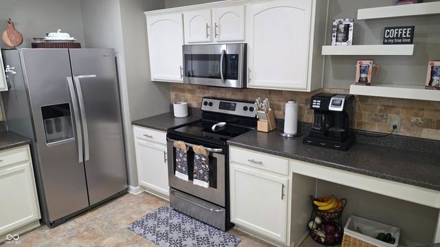 765 Country Gate Drive, Whiteland, IN 46184