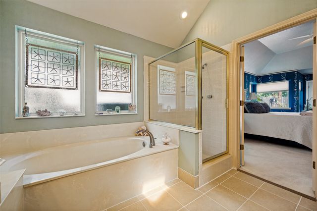 608 Crest Ridge Drive, Irving, TX 75061