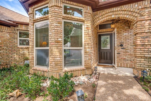 608 Crest Ridge Drive, Irving, TX 75061