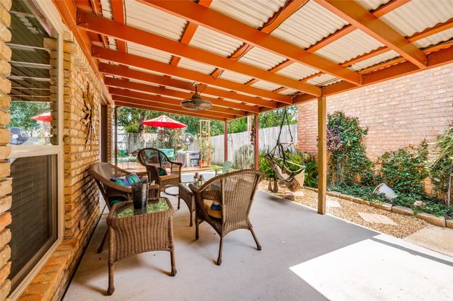 608 Crest Ridge Drive, Irving, TX 75061