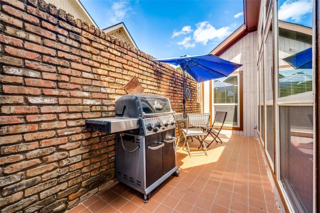 608 Crest Ridge Drive, Irving, TX 75061