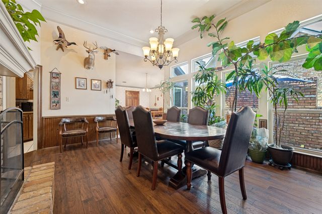 608 Crest Ridge Drive, Irving, TX 75061