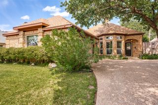 608 Crest Ridge Drive, Irving, TX 75061