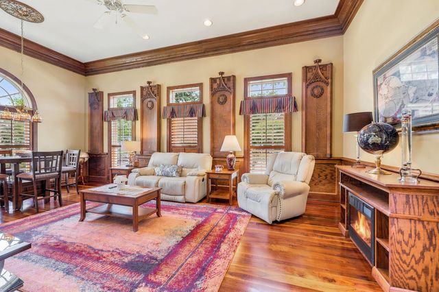 2015 Ye Olde Kings Hwy., North Myrtle Beach, SC 29582