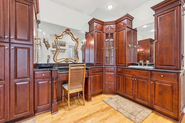 2015 Ye Olde Kings Hwy., North Myrtle Beach, SC 29582