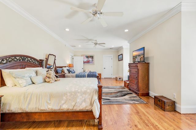 2015 Ye Olde Kings Hwy., North Myrtle Beach, SC 29582