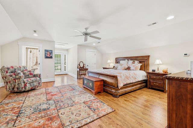 2015 Ye Olde Kings Hwy., North Myrtle Beach, SC 29582