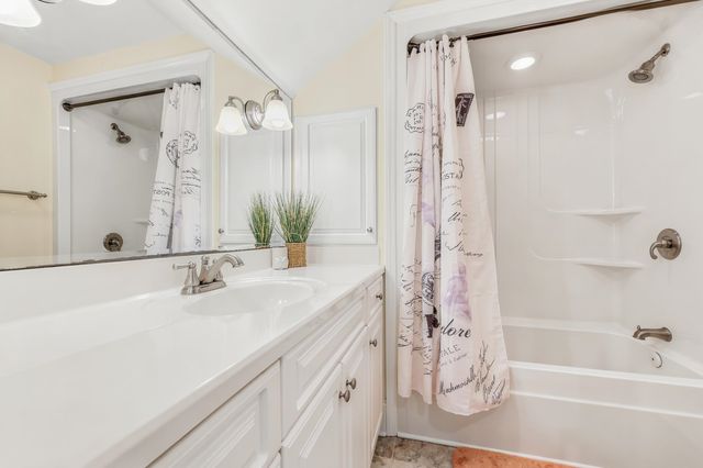 2015 Ye Olde Kings Hwy., North Myrtle Beach, SC 29582