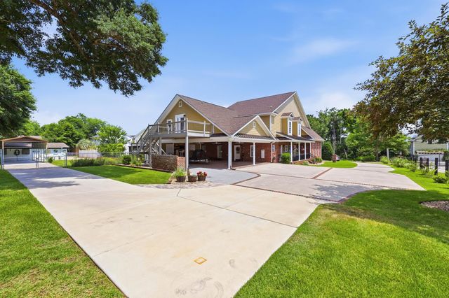 2015 Ye Olde Kings Hwy., North Myrtle Beach, SC 29582