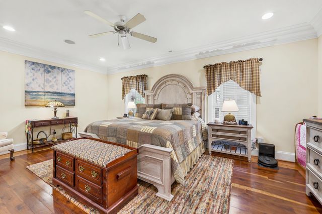 2015 Ye Olde Kings Hwy., North Myrtle Beach, SC 29582