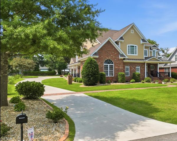 2015 Ye Olde Kings Hwy., North Myrtle Beach, SC 29582