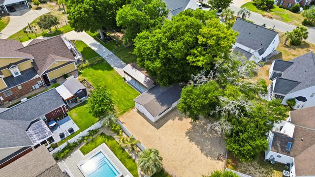 2015 Ye Olde Kings Hwy., North Myrtle Beach, SC 29582