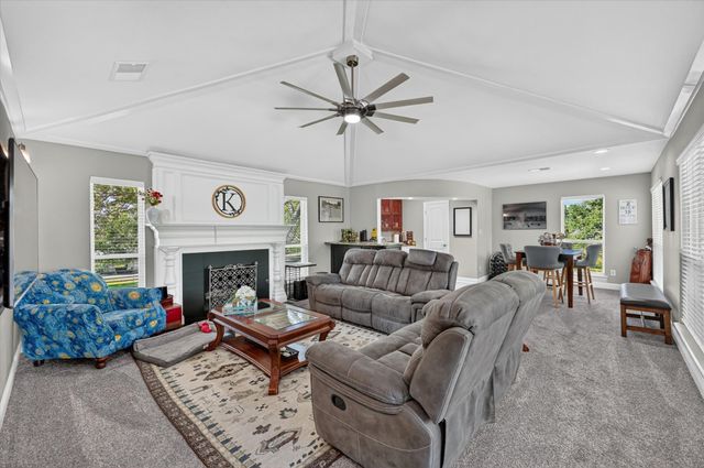 47 Bounty Road E, Benbrook, TX 76132