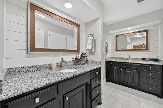 47 Bounty Road E, Benbrook, TX 76132