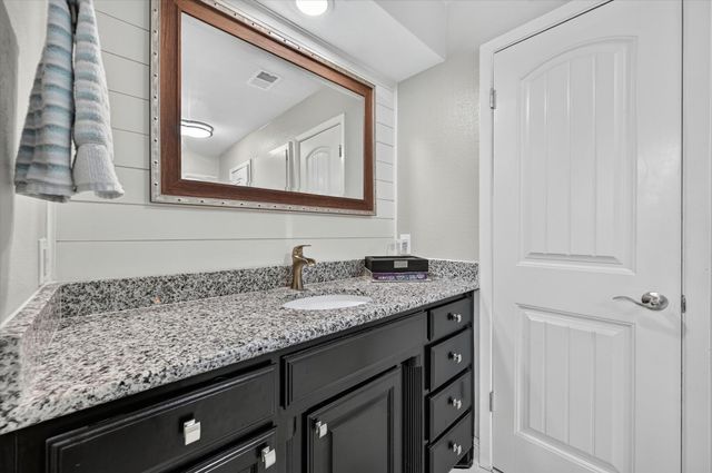 47 Bounty Road E, Benbrook, TX 76132