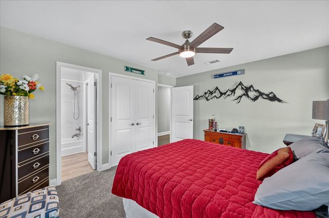 47 Bounty Road E, Benbrook, TX 76132