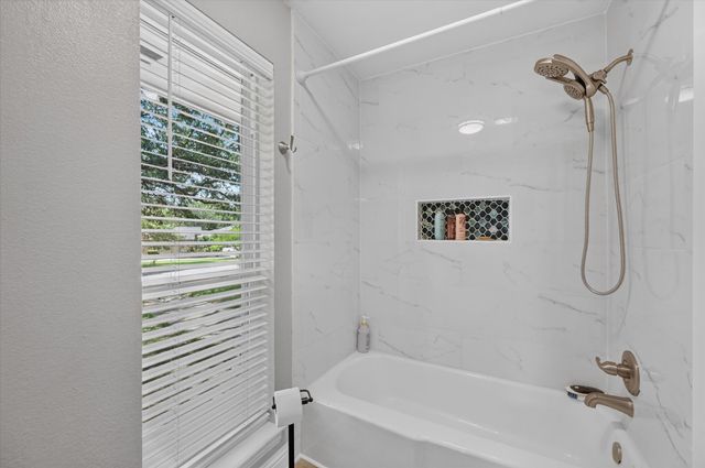 47 Bounty Road E, Benbrook, TX 76132