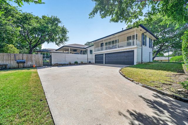 47 Bounty Road E, Benbrook, TX 76132