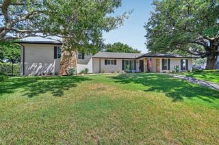 47 Bounty Road E, Benbrook, TX 76132