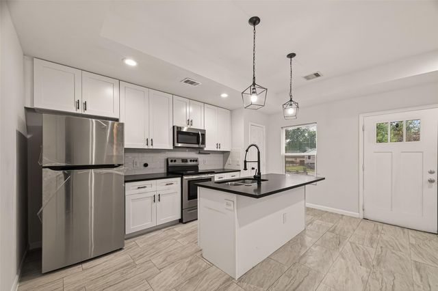 4302 Hirsch Road B, Houston, TX 77026