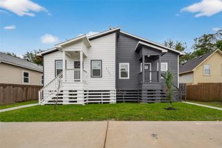 4302 Hirsch Road B, Houston, TX 77026