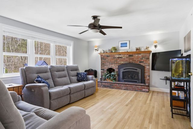 67 Forest Street, Londonderry, NH 03053
