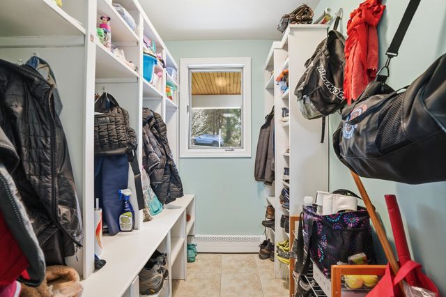 67 Forest Street, Londonderry, NH 03053