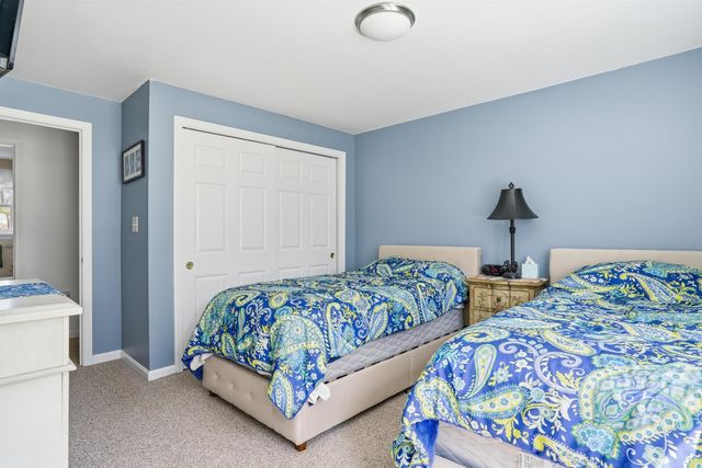 67 Forest Street, Londonderry, NH 03053