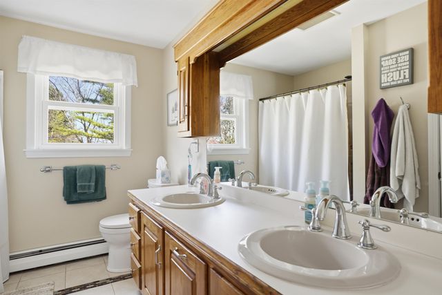 67 Forest Street, Londonderry, NH 03053