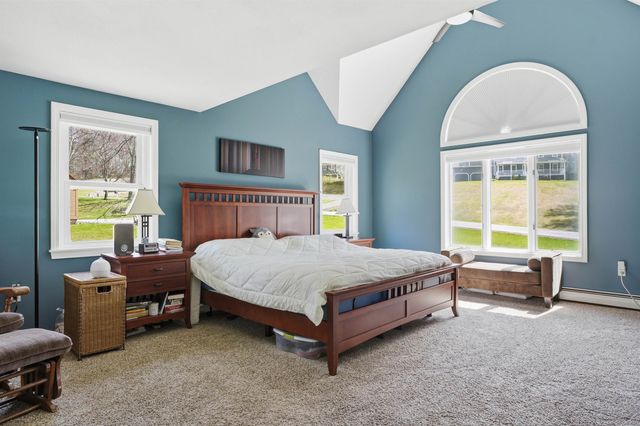 67 Forest Street, Londonderry, NH 03053