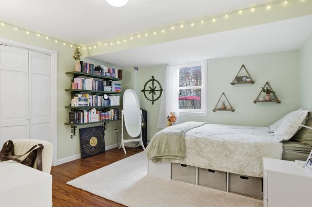 67 Forest Street, Londonderry, NH 03053