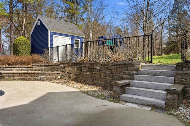 67 Forest Street, Londonderry, NH 03053