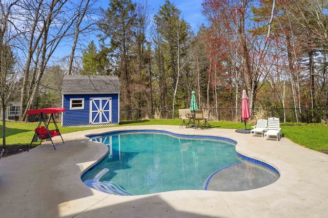 67 Forest Street, Londonderry, NH 03053