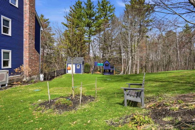 67 Forest Street, Londonderry, NH 03053